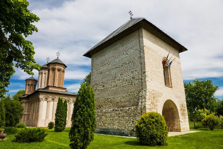 Private Half Day Trip to Snagov Monastery & Mogosoaia - A 4-hour Bucharest escape that stays easy to follow