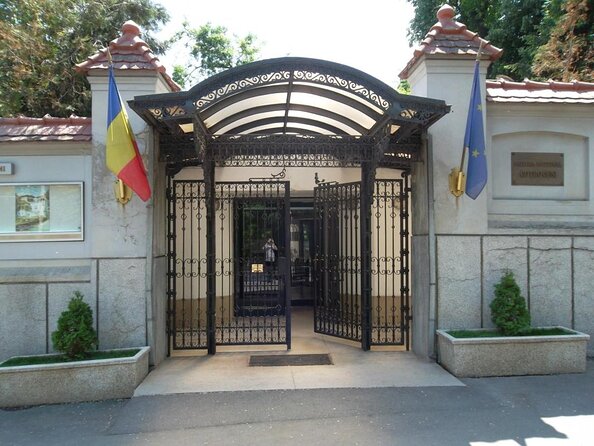 Private: RedPatrol Bucharest Contrasts Tour in a Vintage Car - Key highlights you should know