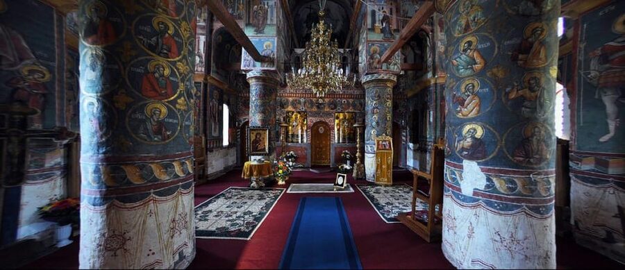 Private Tour from Bucharest to Dracula's tomb and Mogosoaia - Snagov Monastery: the Vlad Țepeș legend and the Annunciation chapel story