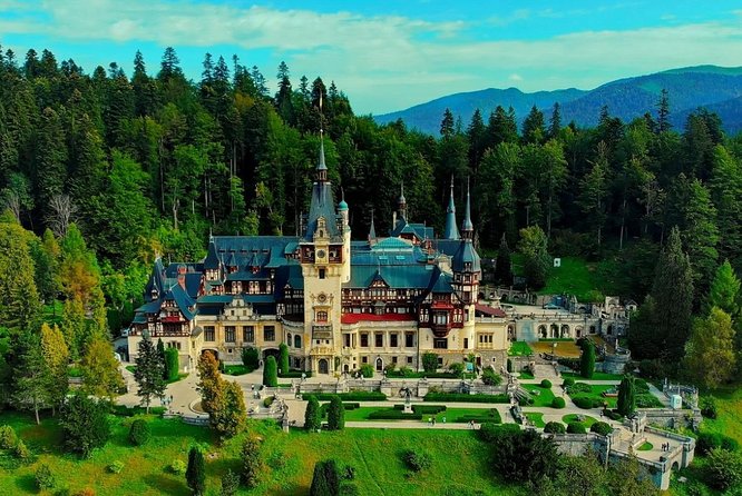 Private tour to Bran Dracula's Castle and Peleș Royal Castle - From Bucharest to the castles: comfort on a long travel day