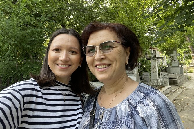 Quest Experience in Bellu Cemetery Bucharest - Reading on your phone: what to expect from the on-screen clues