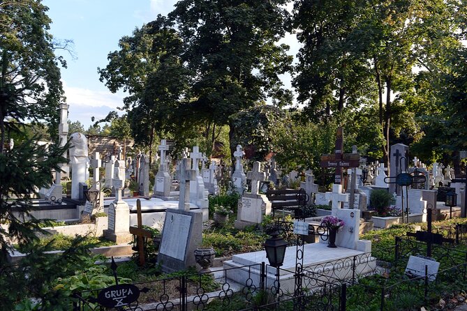 Quest Experience in Bellu Cemetery Bucharest - Timing and value: 1.5-2 hours that fit most Bucharest days