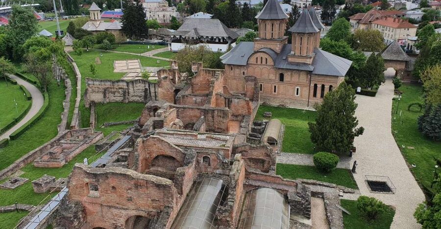 Real Dracula Princely Court and Real Dracula's Fortress - The Wallachia photo stop: a final look at the broader region