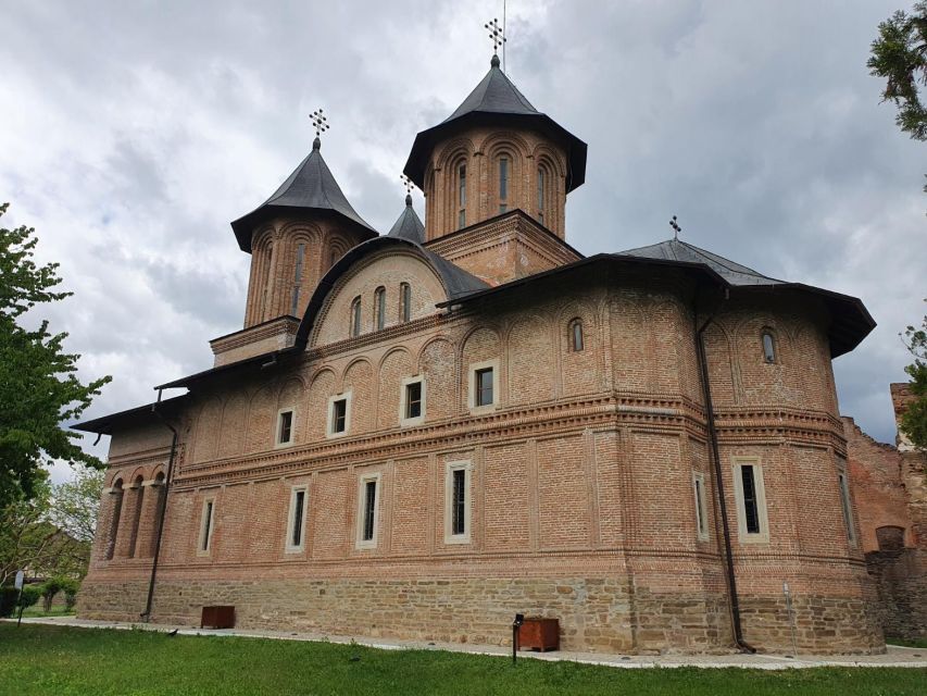 Real Dracula Princely Court and Real Dracula's Fortress - Timing and pacing: how you avoid the rushed-tour feeling
