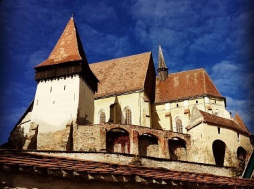 Saxon Secrets: The Malancrav & Biertan Experience - Morning stop in Mălâncrav: a Saxon village that still feels lived-in