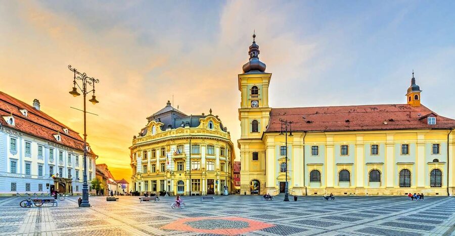 Sibiu: Daily Sightseeing Guided Tour - A short, bilingual walk that gives Sibiu context
