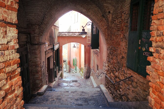 Sibiu Old Town Exploration Game and Self-Guided Tour - Stop 4: Centrul Istoric (slow down and absorb the layout)