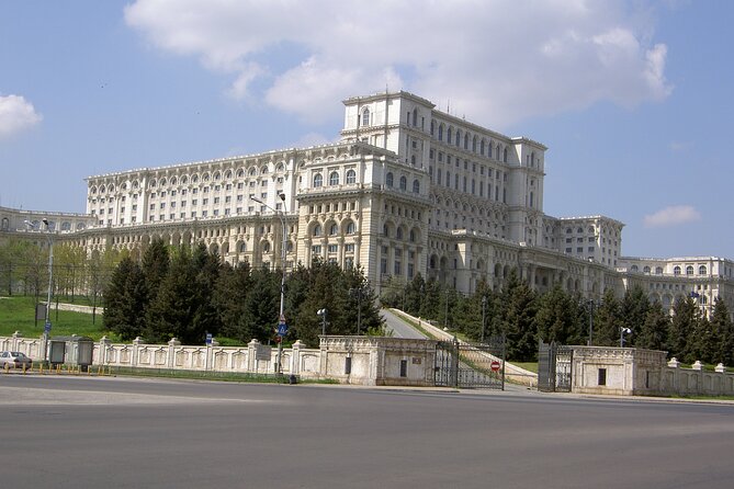 Skip the Line Ticket of the Palace of Parliament in Bucharest - Getting to the right entrance: Izvor Hall on weekdays, Senate access on weekends