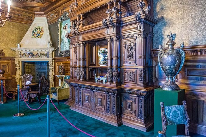 Small-Group Day Trip to Dracula's Castle, Brasov and Peles Castle - Brasov: a guided downtown walk plus room to roam