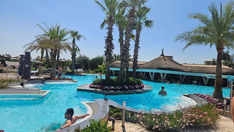 Therme:Spa Day at the biggest oasis of Relaxation《Bucharest》 - Therme Bucharest: a botanical spa day that starts with the setting