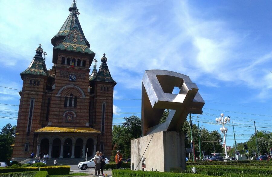 Timisoara: Grand Communism Tour - Reformed Hungarian Church, where December 1989 started