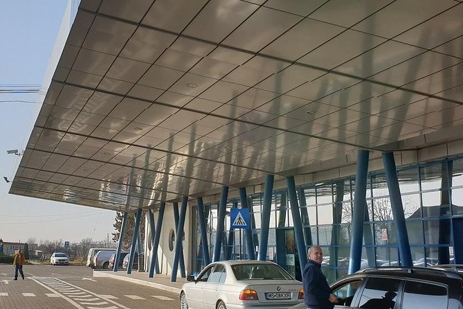 Tirgu Mures Airport Private Transfer - Vehicle options for small groups: up to four seats or a business setup for three