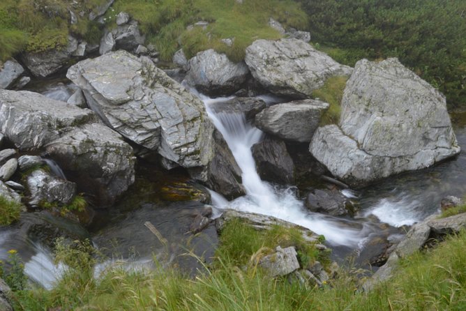 Transfagarasan, Vidraru and Poenari Fortress Tour from Sibiu - Private transport and guiding that keeps the day smooth