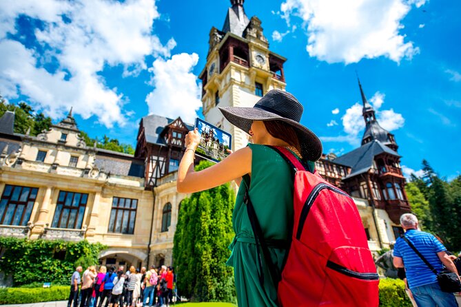 Transylvania and Dracula Castle Full Day Tour from Bucharest - Brașov old town walk plus lunch time at Piata Sfatului