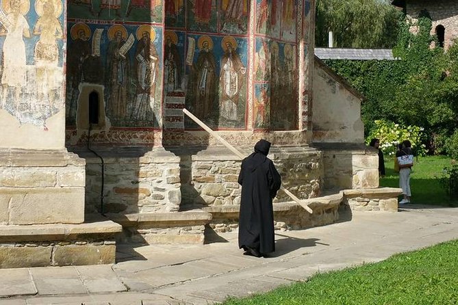 Transylvania & Bucovina Private Tour - 6 days - Brasov to Bran Castle and Rasnov Fortress, Dracula vibes done right