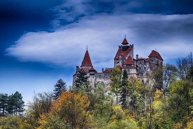 Transylvania Castles 4-day tour from Bucharest - Day 1: Peleș Castle, Bran Castle, Rasnov Citadel, and a Brasov Evening