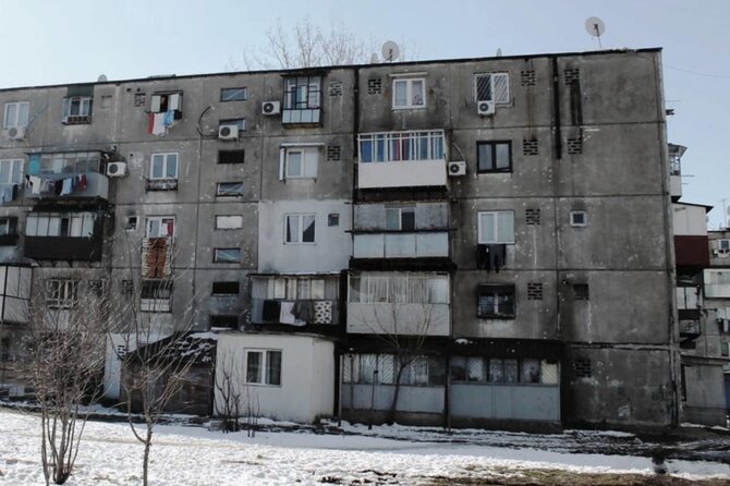 Troubled - Notorious Neighborhood - area known for social issues - A Different Side of Bucharest, From Ferentari to Sinești