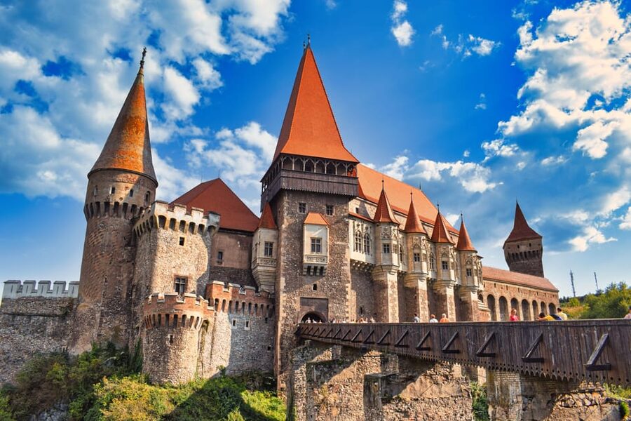 Turda salt mine and Corvin Castle day tour from Cluj - Corvin Castle: Gothic walls, Hunyadi stories, and medieval battle talk