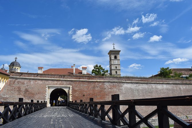 Turda Salt Mine and Hunedoara Corvin Castle from Cluj - Corvin Castle in Hunedoara: Gothic defense details and legends that you can actually place