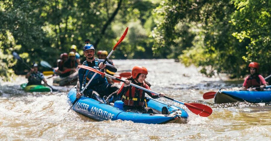 Vadu Crisului: Rafting or Kayaking trip on Crisul Repede - The base, the briefing, and the quick shuttle upstream