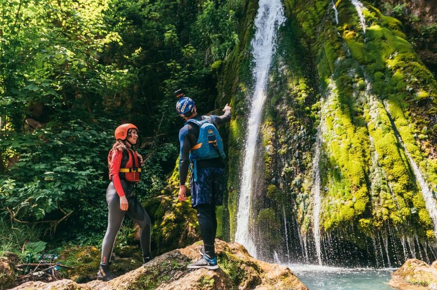 Vadu Crisului: Rafting or Kayaking trip on Crisul Repede - Waterfall time and the fun stops you will remember