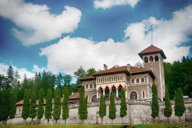 Wednesday Adams Family - Visit 6 filming locations, Private tour - Key things to know before you go
